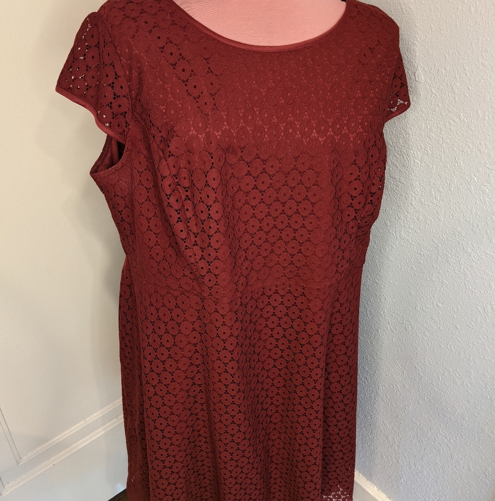 Women's cap sleeve maroon lace overlay dress